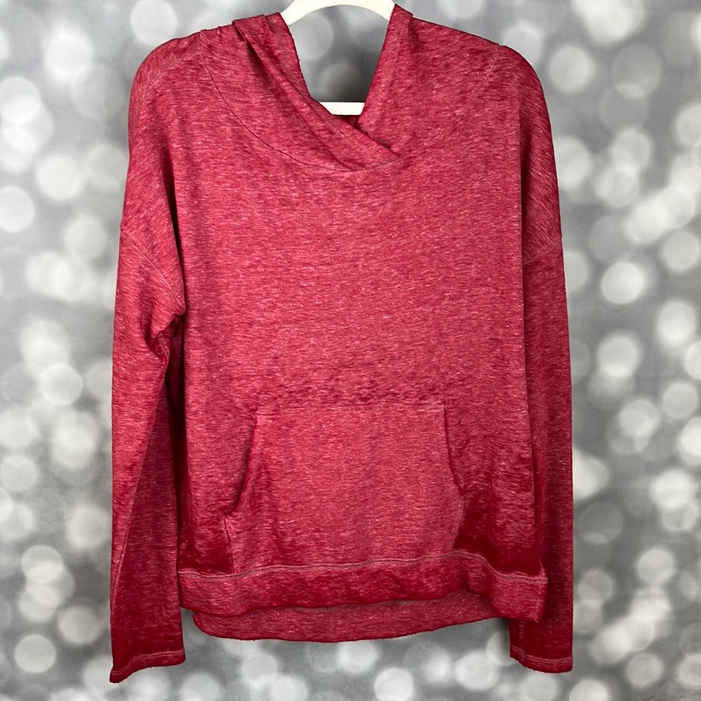 We The Free women’s lightweight hooded pullover in red. Size XS